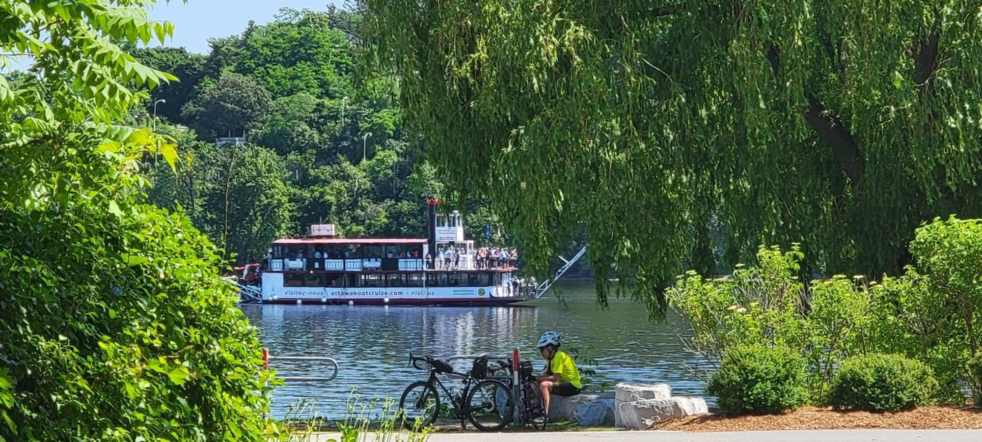 Kokomo Inn Bed And Breakfast Ottawa-Gatineau'S Only Tropical Riverfront B&B On The National Capital Cycling Pathway Route Verte #1 - For Adults Only - Chambre D'Hotes Tropical Aux Berges Des Outaouais Bnb #17542O المظهر الخارجي الصورة