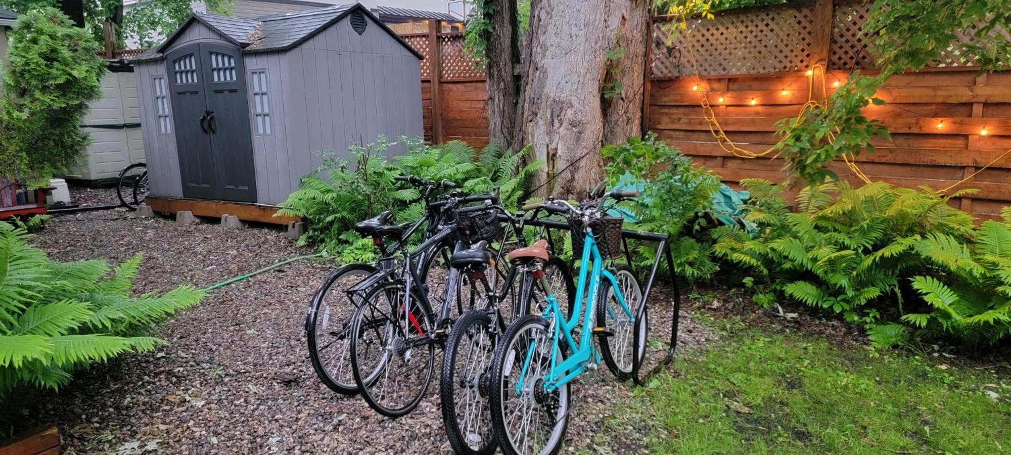 Kokomo Inn Bed And Breakfast Ottawa-Gatineau'S Only Tropical Riverfront B&B On The National Capital Cycling Pathway Route Verte #1 - For Adults Only - Chambre D'Hotes Tropical Aux Berges Des Outaouais Bnb #17542O المظهر الخارجي الصورة