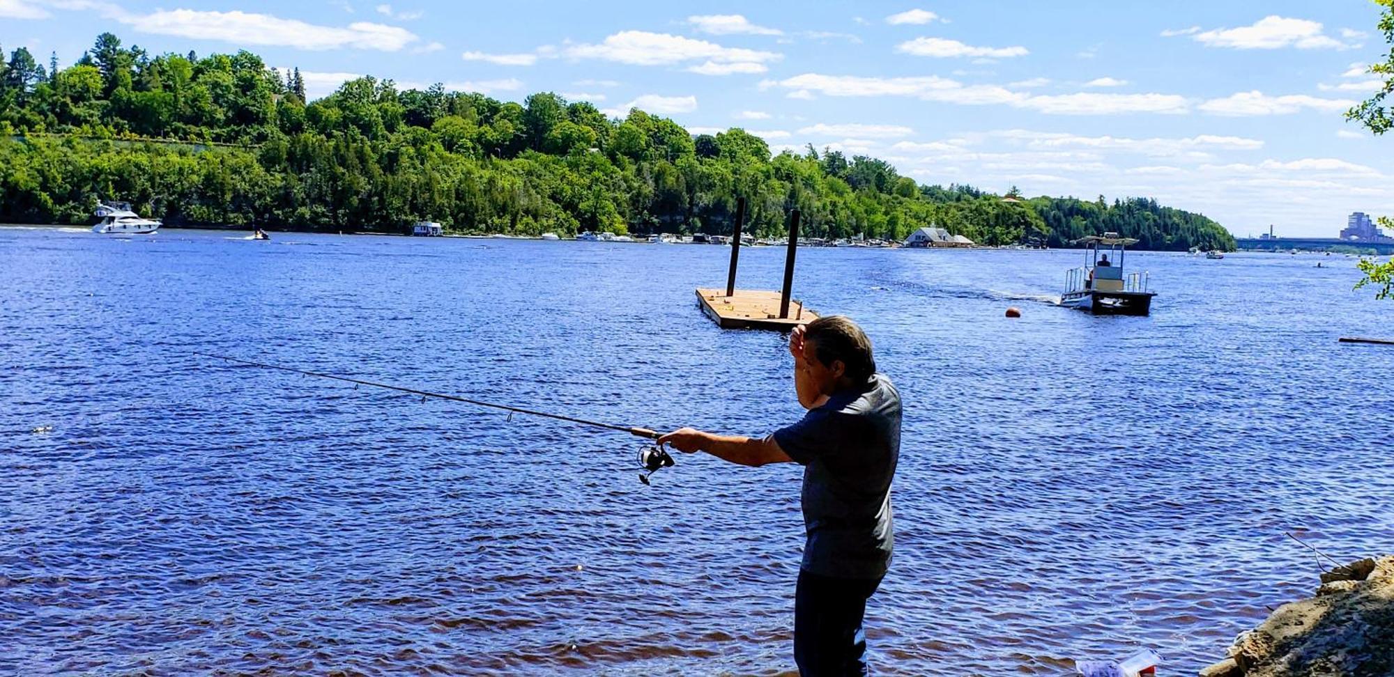 Kokomo Inn Bed And Breakfast Ottawa-Gatineau'S Only Tropical Riverfront B&B On The National Capital Cycling Pathway Route Verte #1 - For Adults Only - Chambre D'Hotes Tropical Aux Berges Des Outaouais Bnb #17542O المظهر الخارجي الصورة