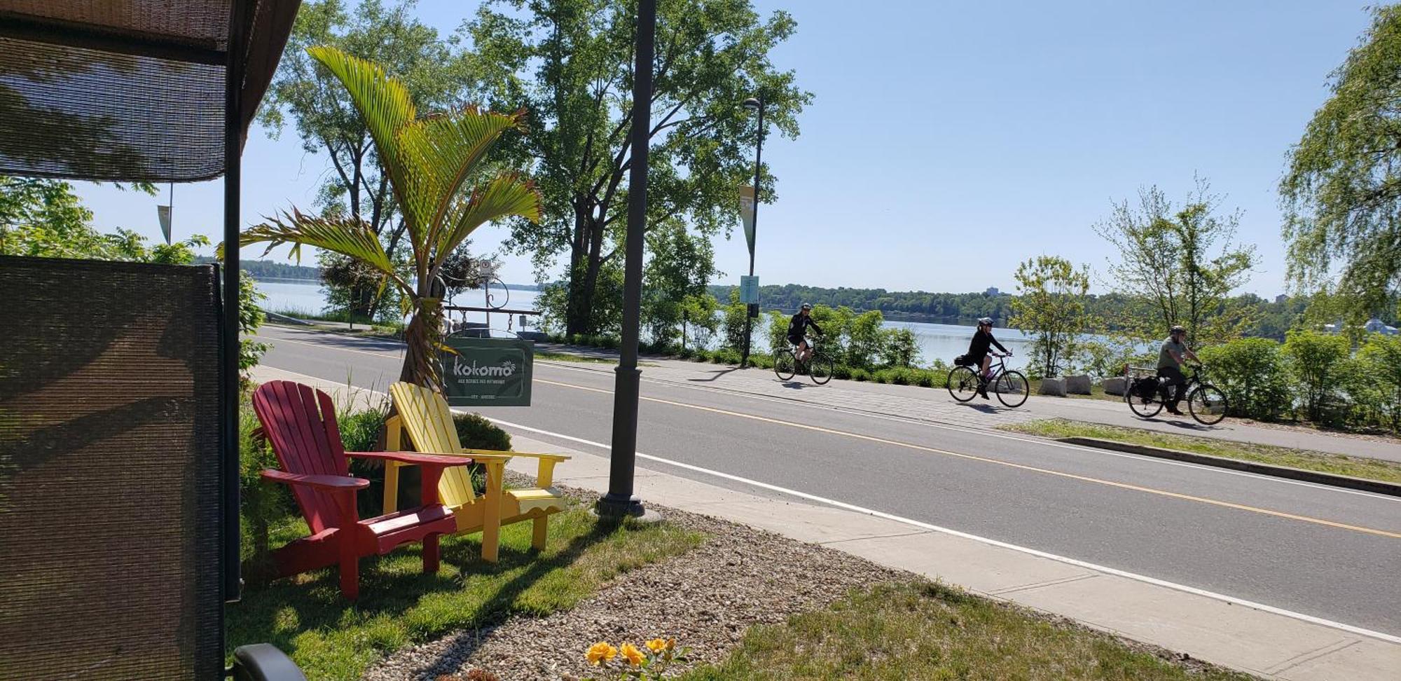 Kokomo Inn Bed And Breakfast Ottawa-Gatineau'S Only Tropical Riverfront B&B On The National Capital Cycling Pathway Route Verte #1 - For Adults Only - Chambre D'Hotes Tropical Aux Berges Des Outaouais Bnb #17542O المظهر الخارجي الصورة