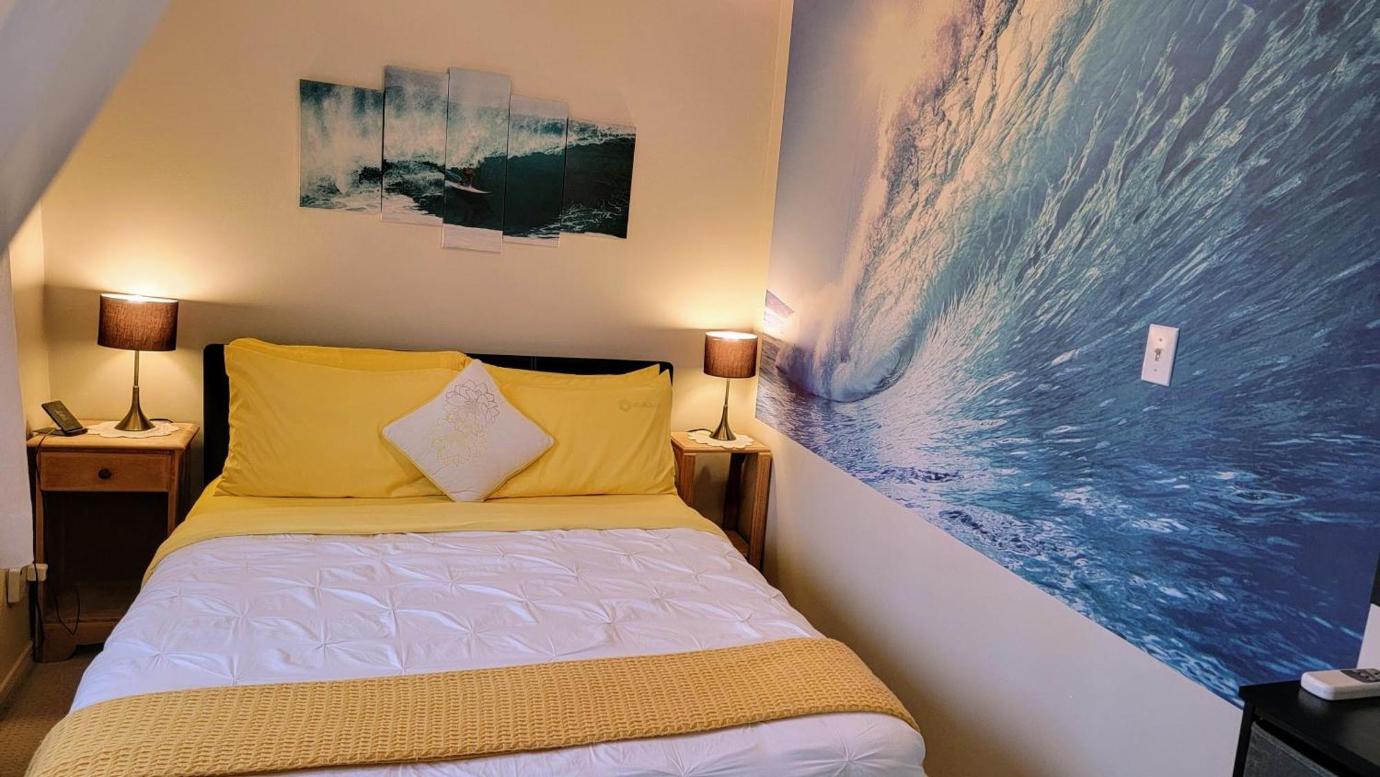 Kokomo Inn Bed And Breakfast Ottawa-Gatineau'S Only Tropical Riverfront B&B On The National Capital Cycling Pathway Route Verte #1 - For Adults Only - Chambre D'Hotes Tropical Aux Berges Des Outaouais Bnb #17542O الغرفة الصورة